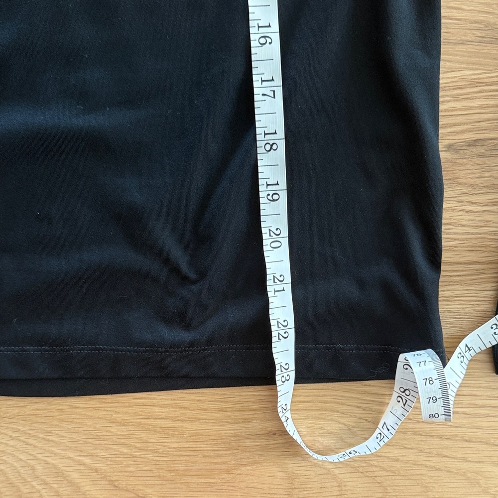 Nike Black Quarter-Zip Performance Top with White Swoosh - Picture 4 of 4